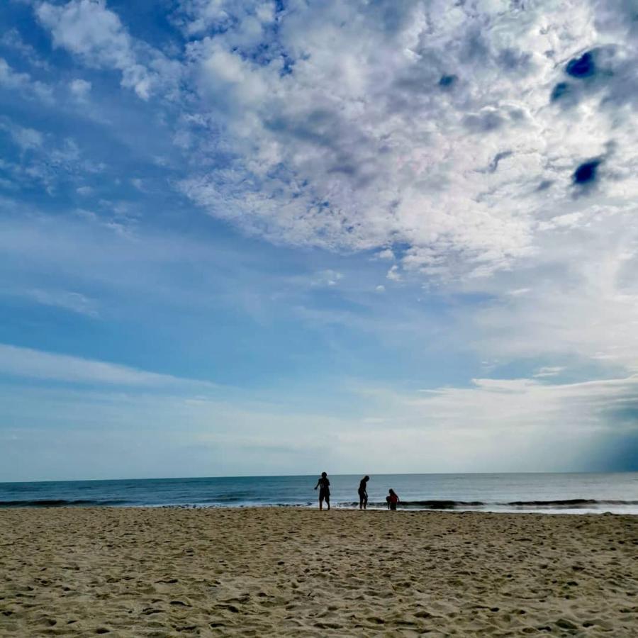 Timurbay Seafront Holiday Pool & Seaview 콴탄 외부 사진